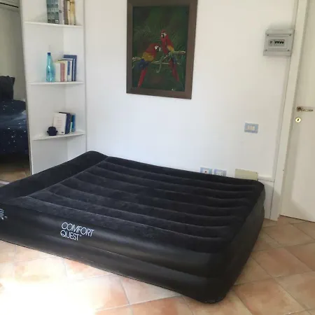 度假居 Casa Indipendente Con Giardino 利多尔德纳西奥尼
