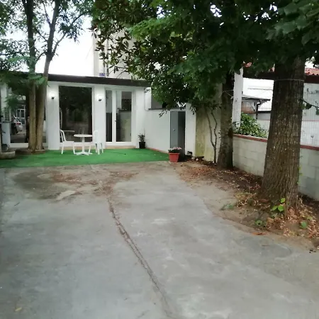 Casa Indipendente Con Giardino Лидо-делле-Национи